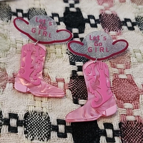 Let's go girls earrings Shania Twain concert ready! - Picture 3 of 3